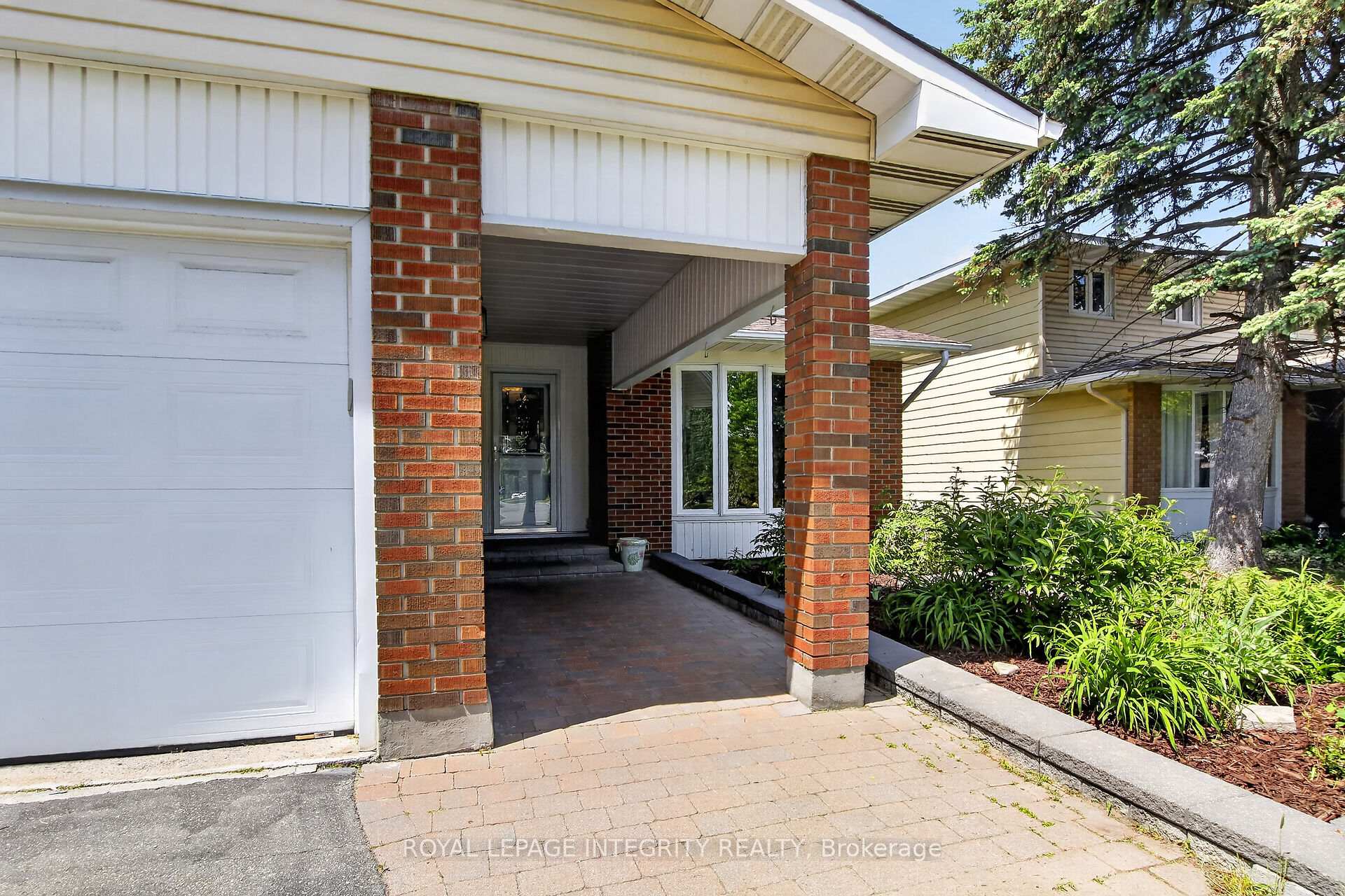 Photo 2 of 1646 Grey Nuns Drive, Ottawa, Convent Glen South — HOMEH