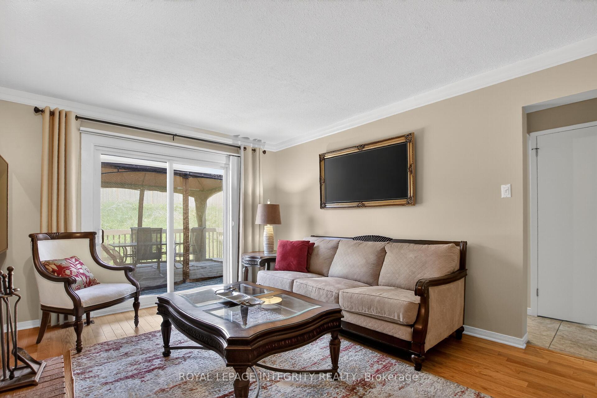 Photo 21 of 1646 Grey Nuns Drive, Ottawa, Convent Glen South — HOMEH