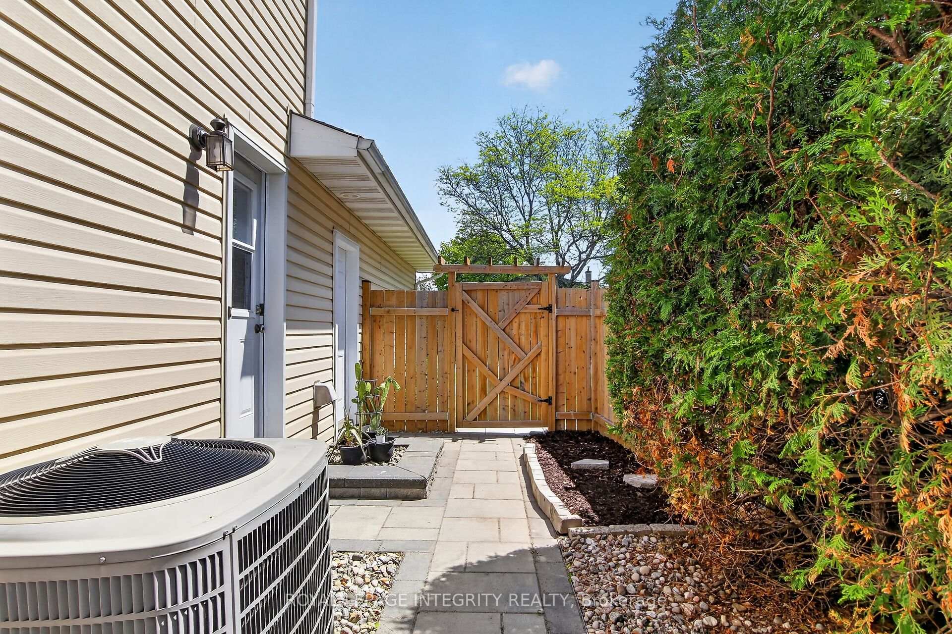 Photo 48 of 1646 Grey Nuns Drive, Ottawa, Convent Glen South — HOMEH