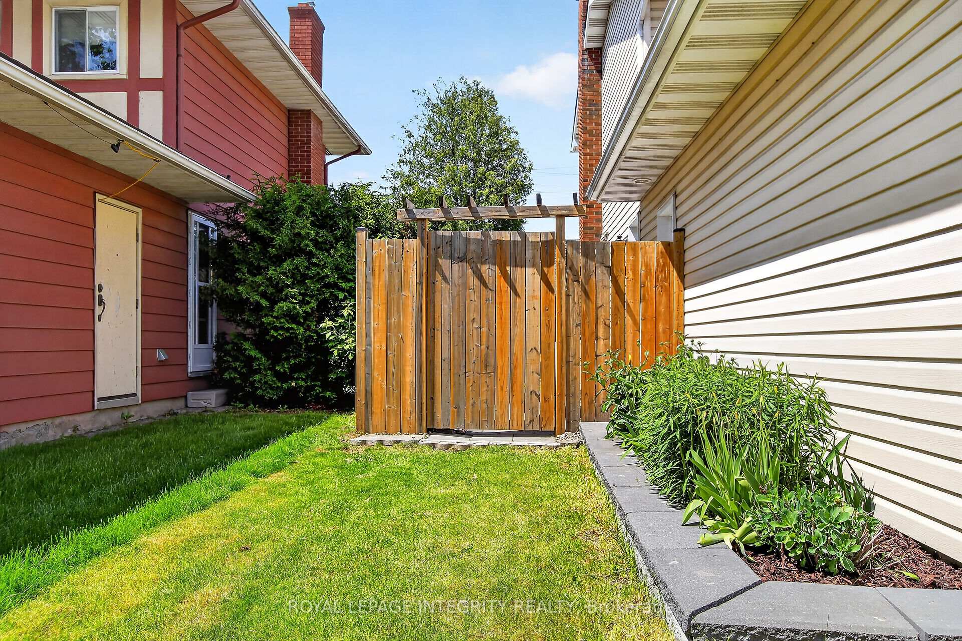 Photo 53 of 1646 Grey Nuns Drive, Ottawa, Convent Glen South — HOMEH