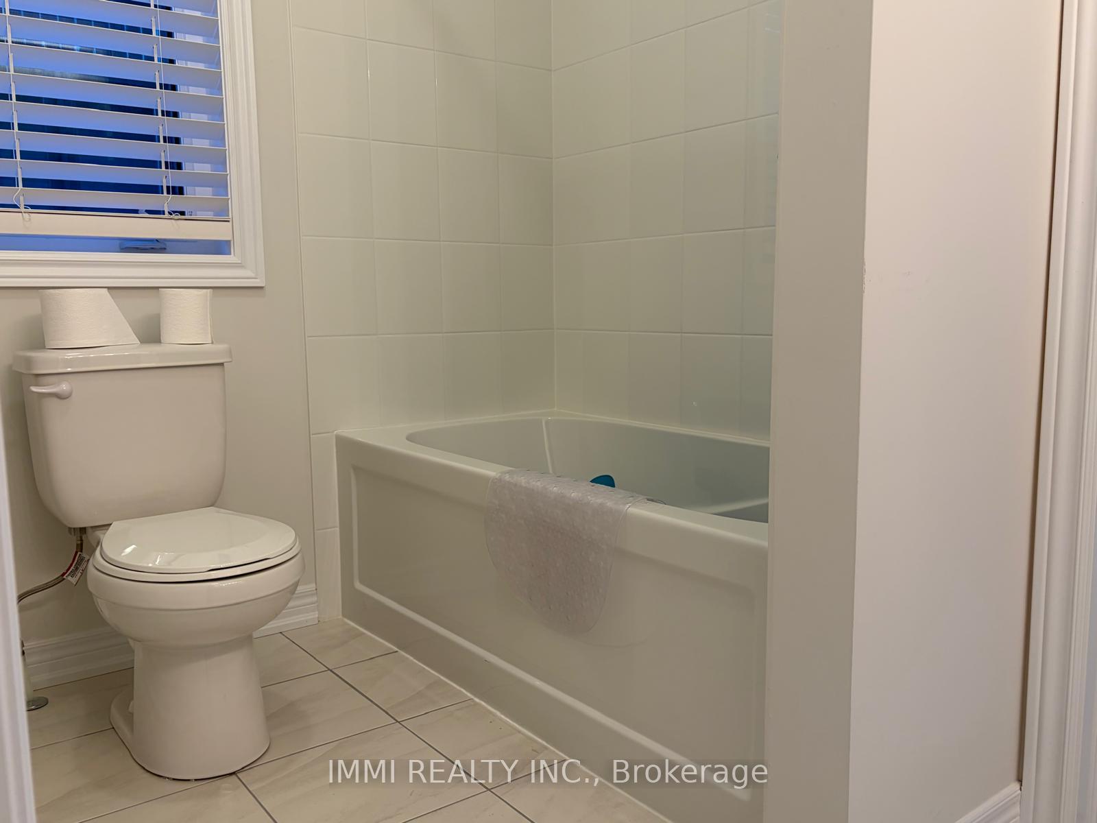 Photo 18 of 38 Raymond Schell Avenue, Markham, Victoria Manor-Jennings Gate — HOMEH