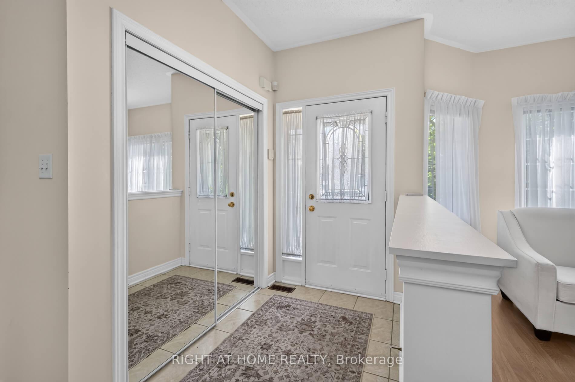 Photo 4 of 5 Orchard Park Gate, Brampton, Sandringham-Wellington — HOMEH