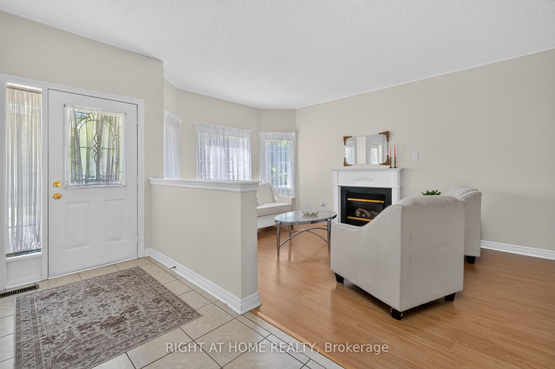 Photo 5 of 5 Orchard Park Gate, Brampton, Sandringham-Wellington — HOMEH