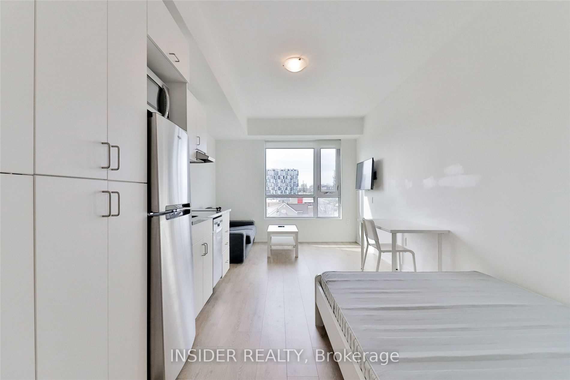 Front of Unit 311, 1800 Simcoe Street N