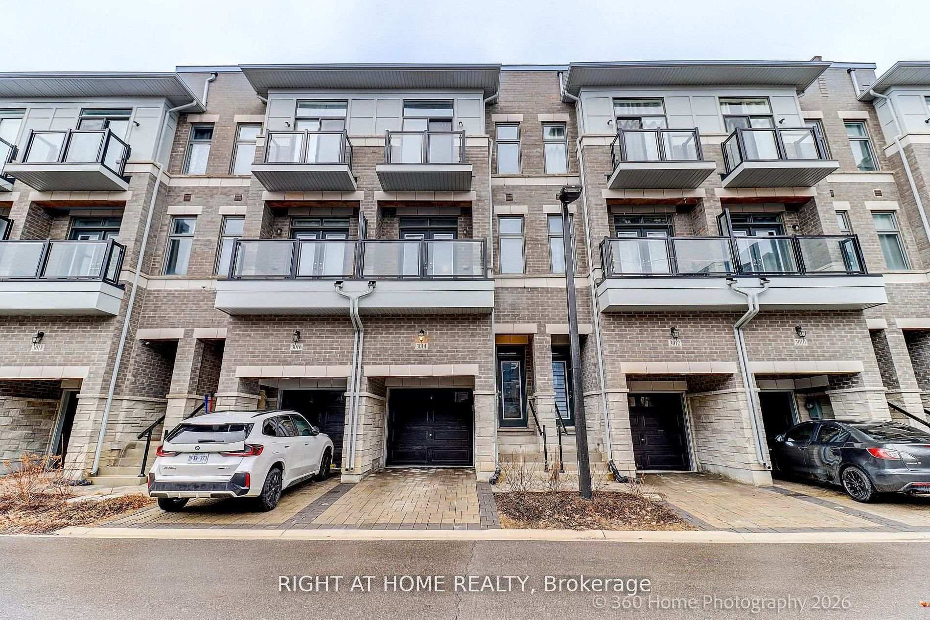 Front of 3014 Islington Avenue W