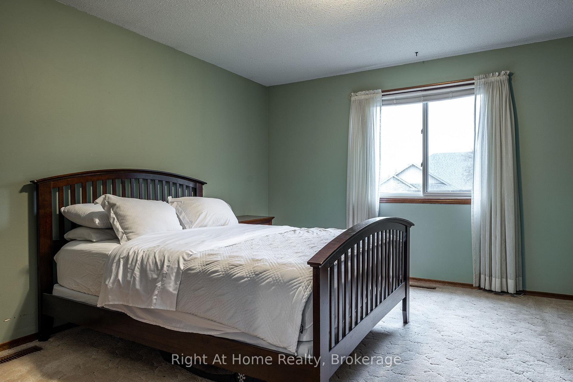 Photo 25 of 34 White Street, Stratford — HOMEH