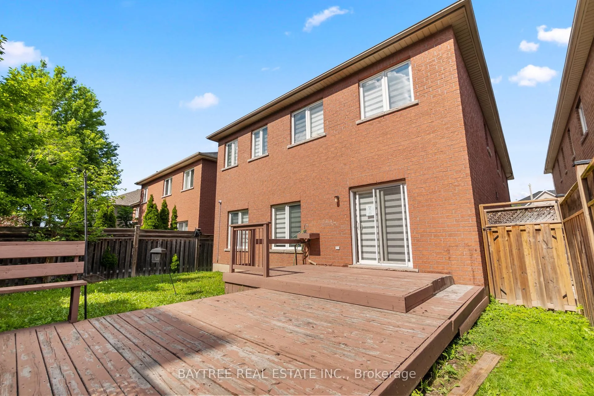 Photo 3 of 162 Bathurst Glen Drive, Vaughan, Patterson — HOMEH
