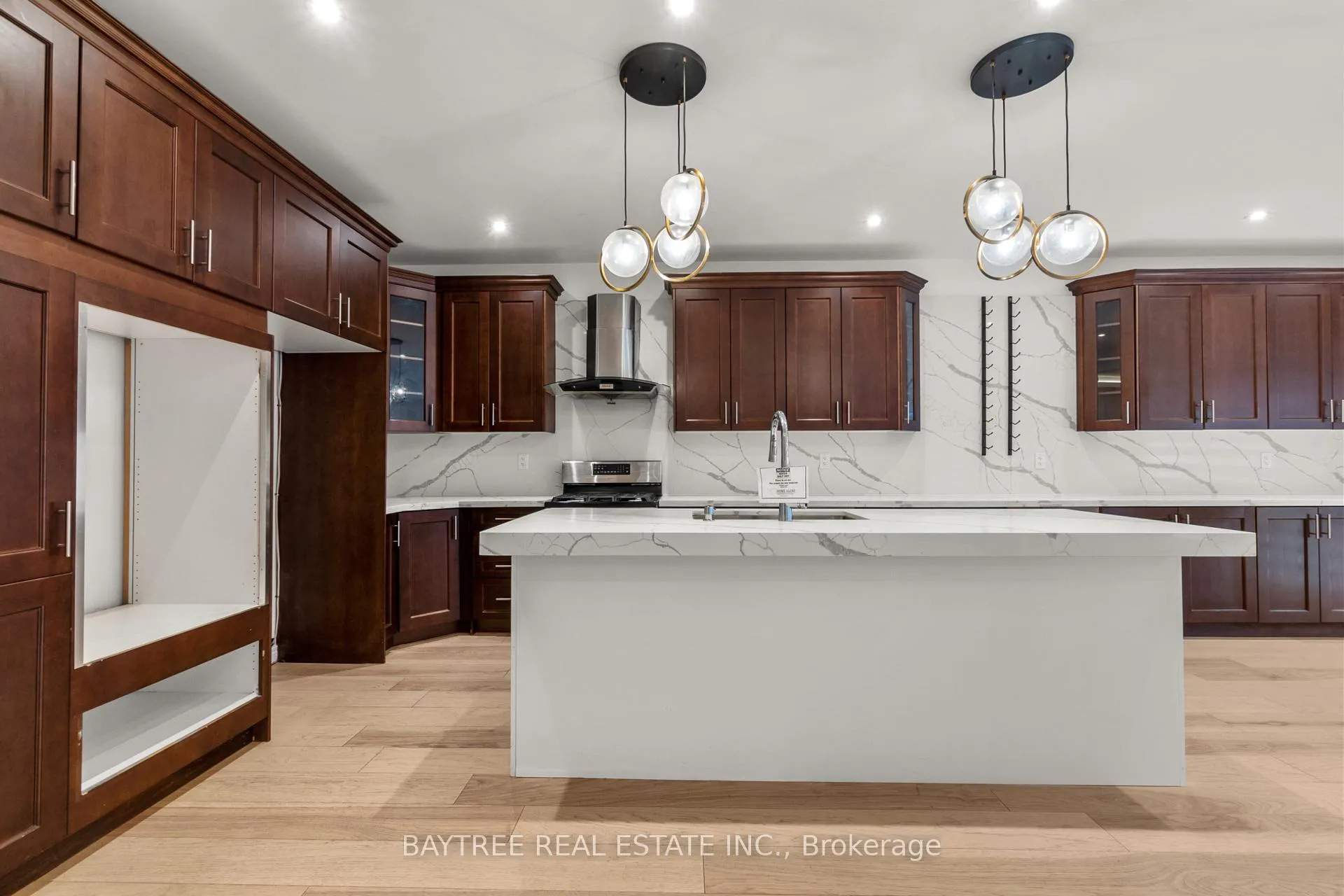 Photo 6 of 162 Bathurst Glen Drive, Vaughan, Patterson — HOMEH