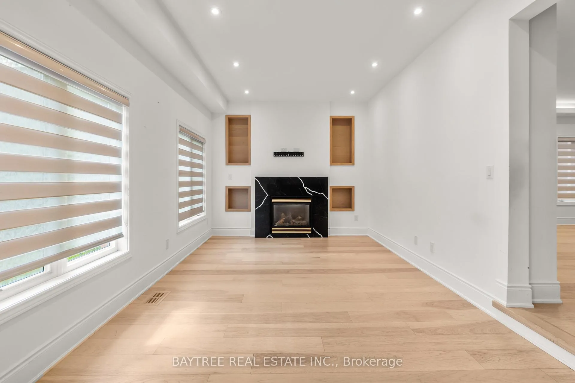 Photo 27 of 162 Bathurst Glen Drive, Vaughan, Patterson — HOMEH