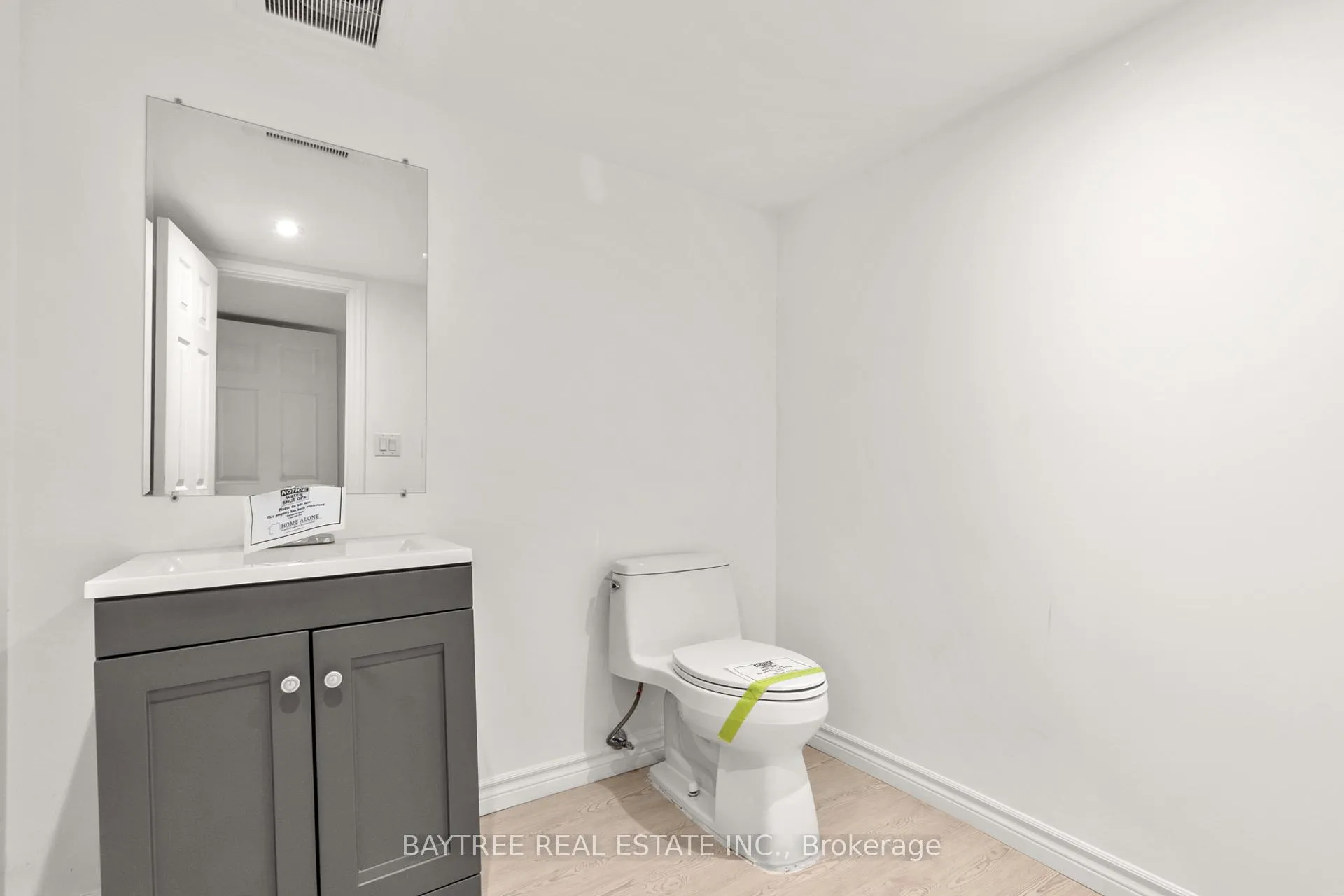Photo 24 of 162 Bathurst Glen Drive, Vaughan, Patterson — HOMEH