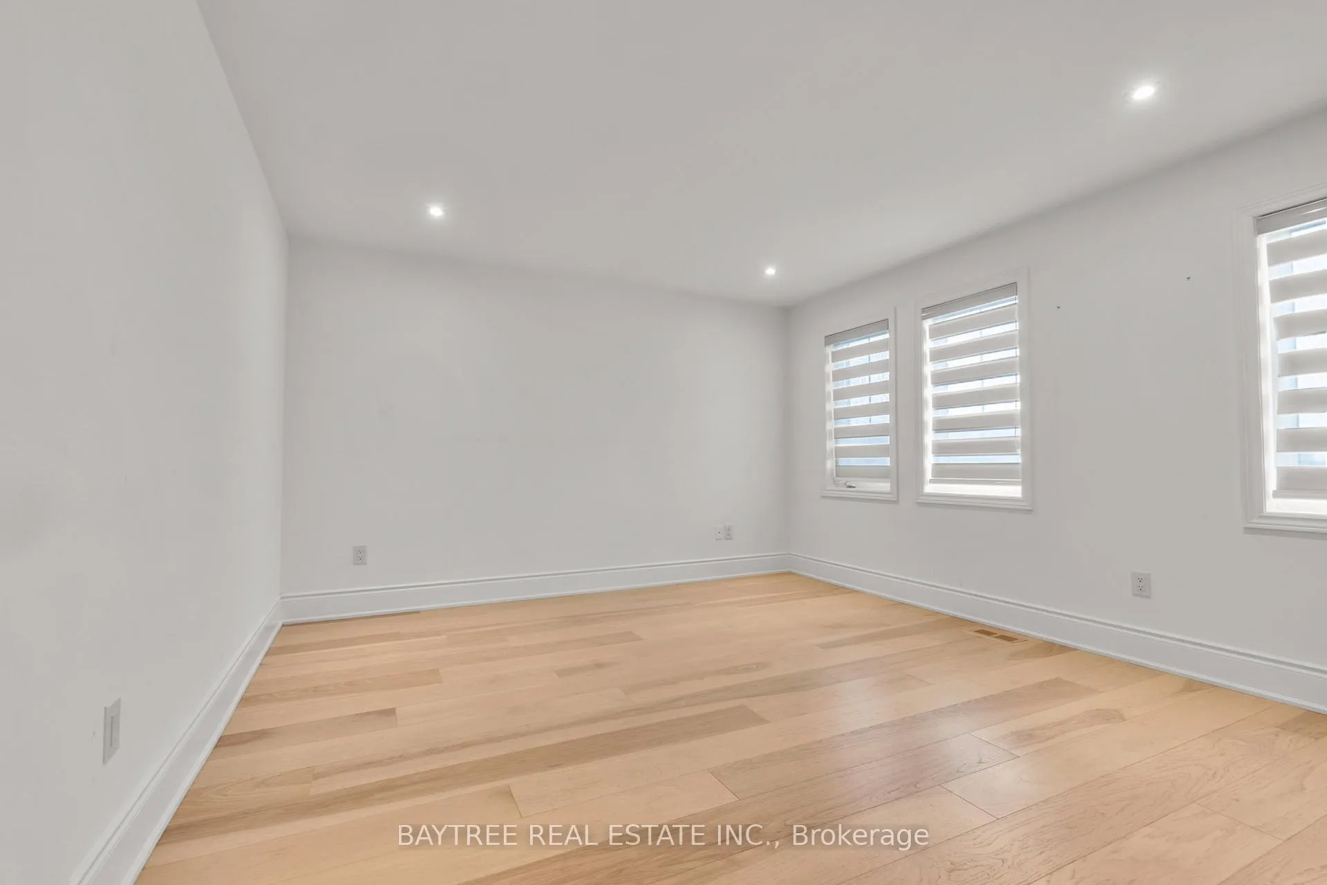 Photo 19 of 162 Bathurst Glen Drive, Vaughan, Patterson — HOMEH