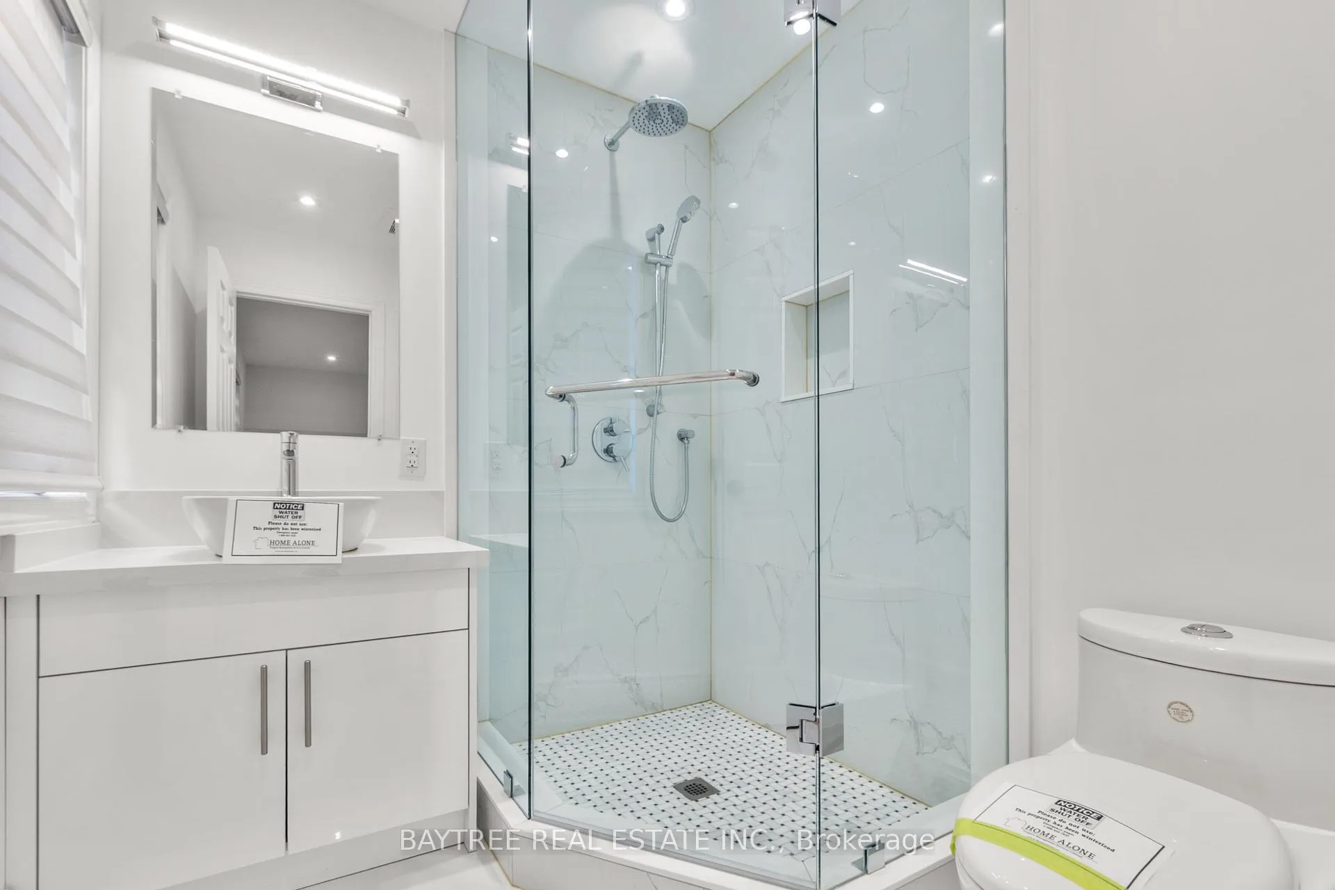 Photo 20 of 162 Bathurst Glen Drive, Vaughan, Patterson — HOMEH
