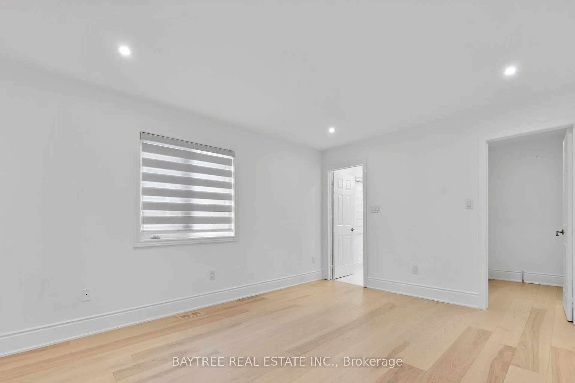 Photo 21 of 162 Bathurst Glen Drive, Vaughan, Patterson — HOMEH
