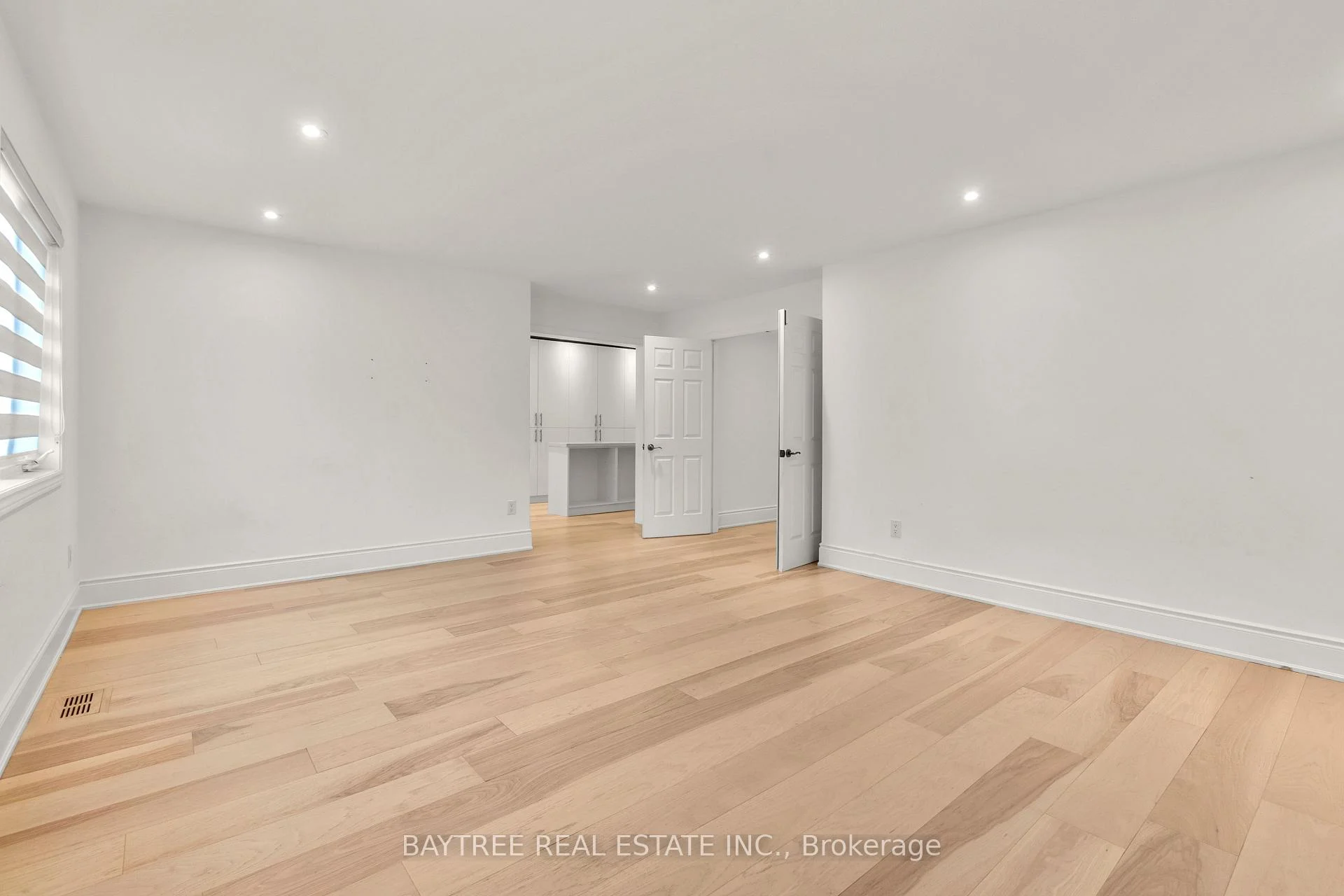 Photo 13 of 162 Bathurst Glen Drive, Vaughan, Patterson — HOMEH