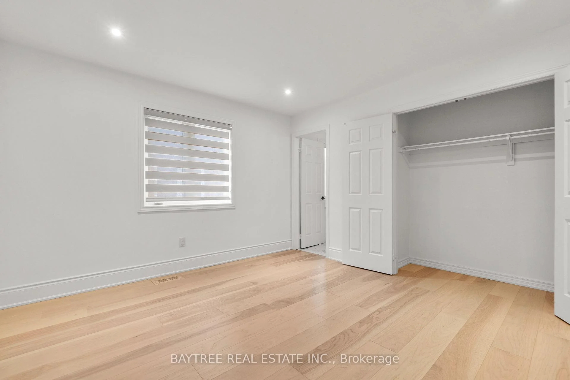 Photo 17 of 162 Bathurst Glen Drive, Vaughan, Patterson — HOMEH