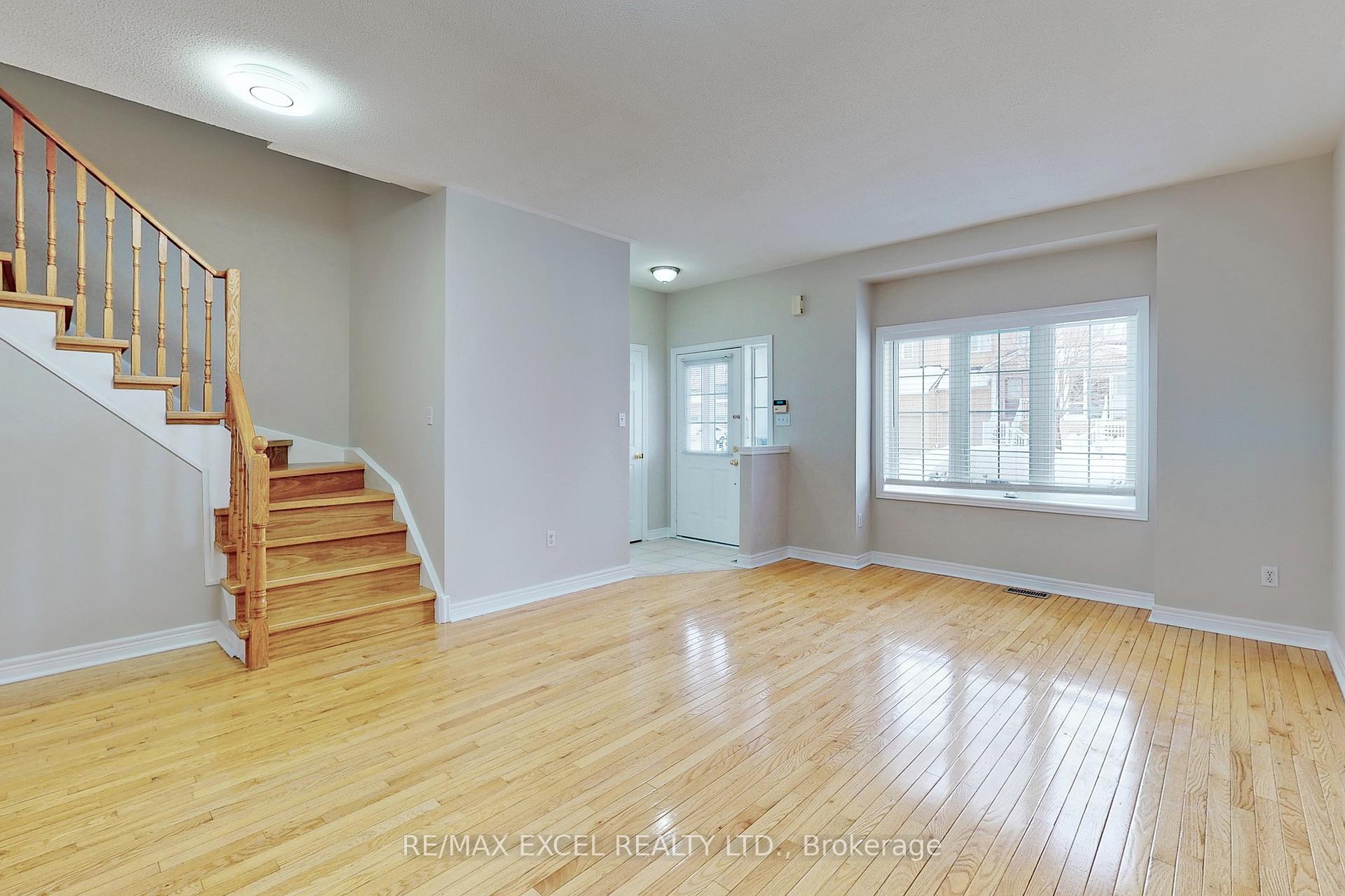 Photo 6 of 24 John Gary Drive, Markham, Village Green-South Unionville — HOMEH