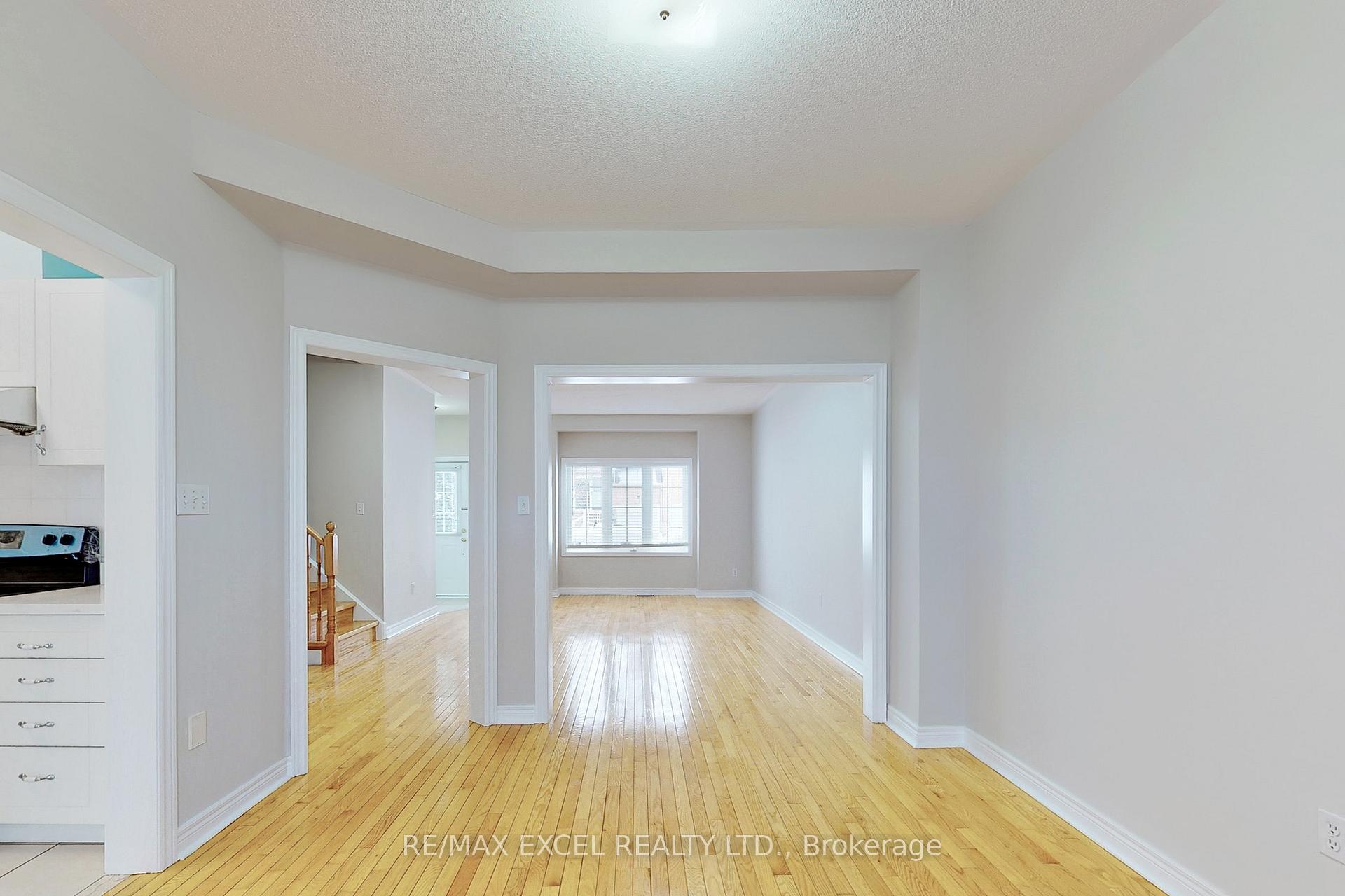 Photo 11 of 24 John Gary Drive, Markham, Village Green-South Unionville — HOMEH