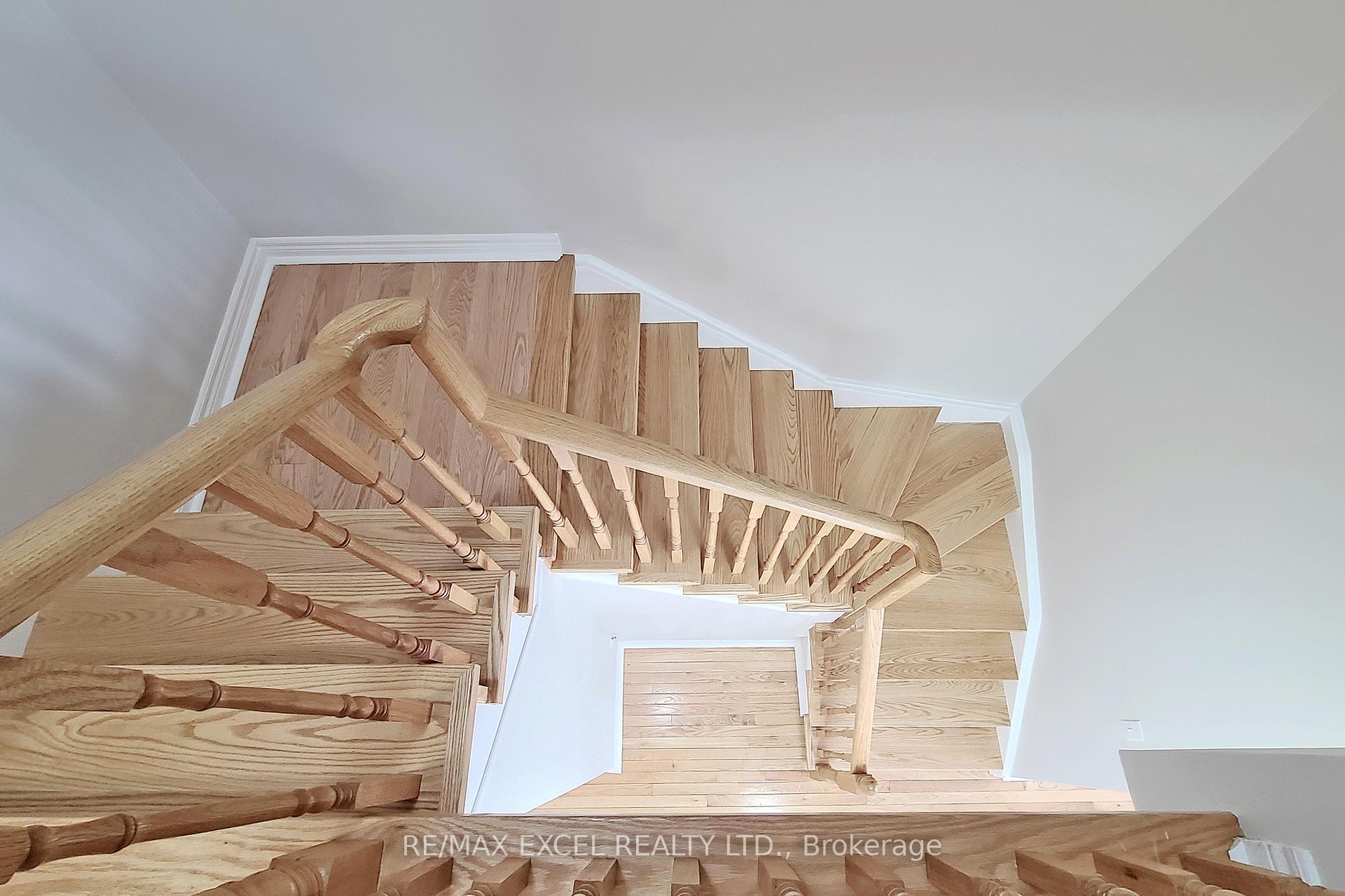 Photo 20 of 24 John Gary Drive, Markham, Village Green-South Unionville — HOMEH