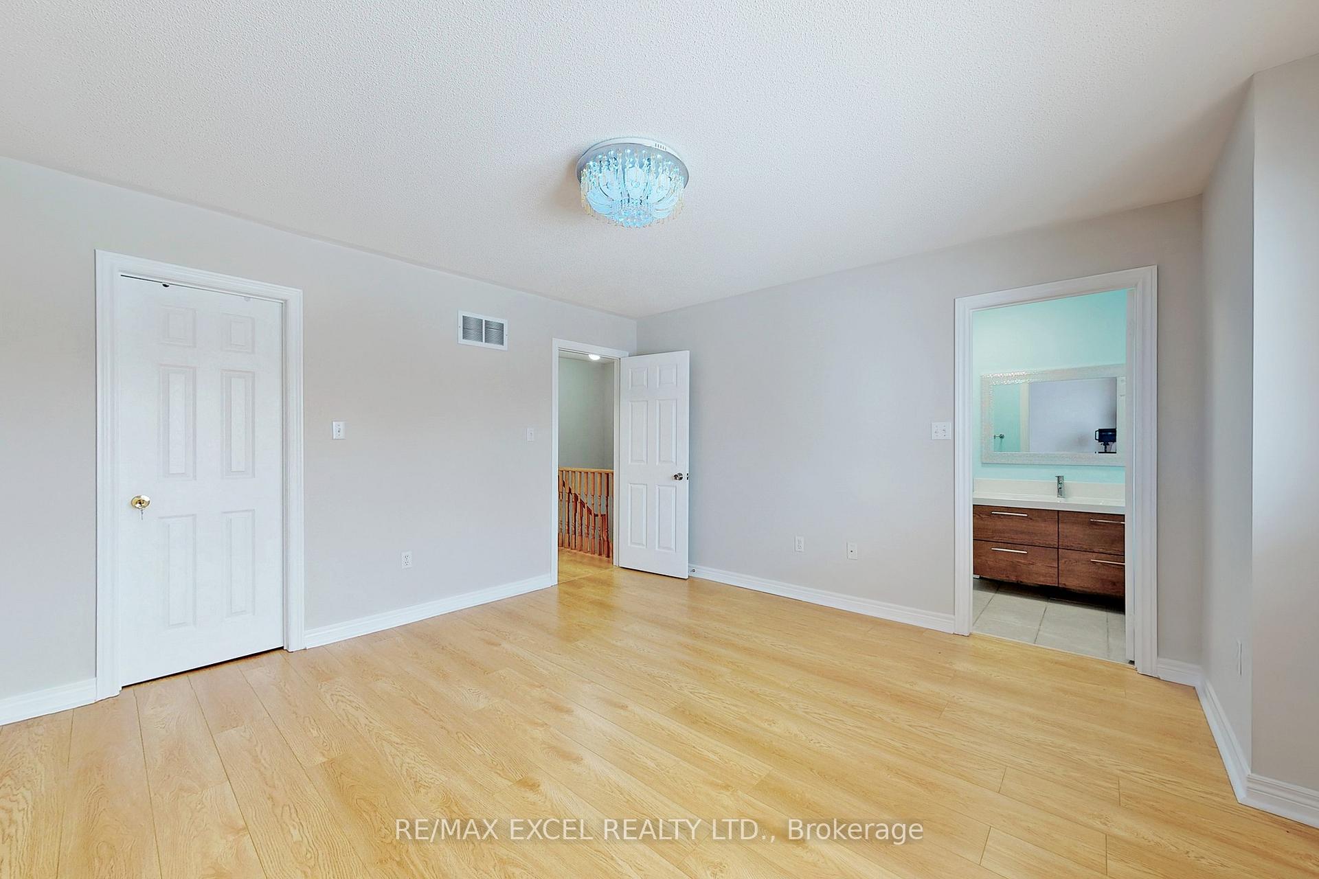 Photo 23 of 24 John Gary Drive, Markham, Village Green-South Unionville — HOMEH