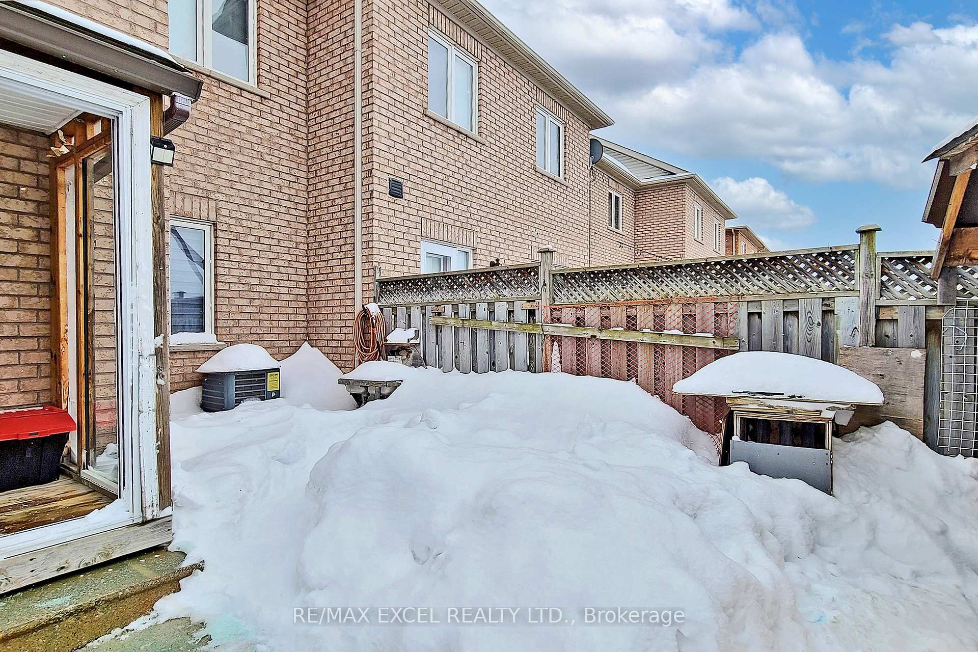 Photo 38 of 24 John Gary Drive, Markham, Village Green-South Unionville — HOMEH