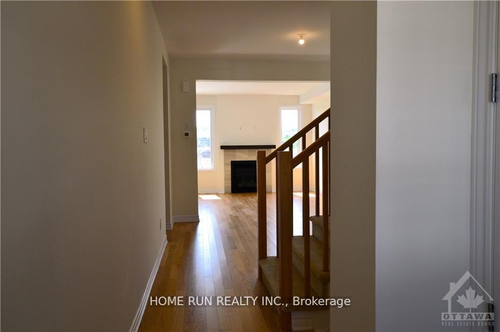 Photo 3 of 286 Turnbuckle Crescent, Ottawa, Barrhaven - Half Moon Bay — HOMEH