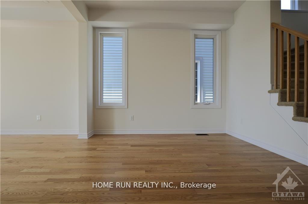 Photo 4 of 286 Turnbuckle Crescent, Ottawa, Barrhaven - Half Moon Bay — HOMEH