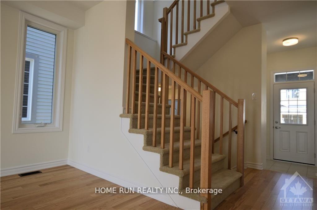 Photo 10 of 286 Turnbuckle Crescent, Ottawa, Barrhaven - Half Moon Bay — HOMEH