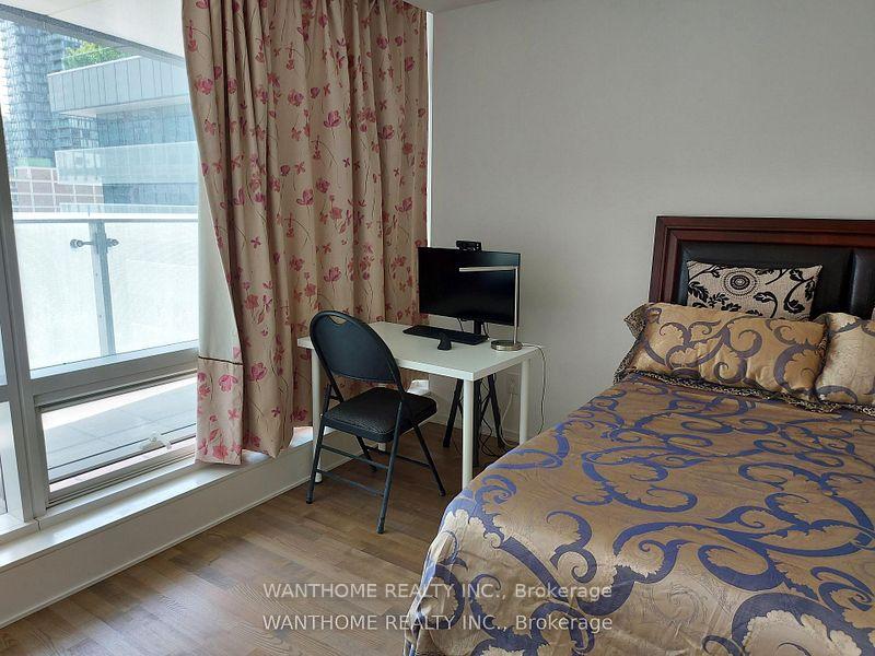 Photo 5 of Unit 502, 1 Bloor Street E, Toronto, Church-Yonge Corridor — HOMEH