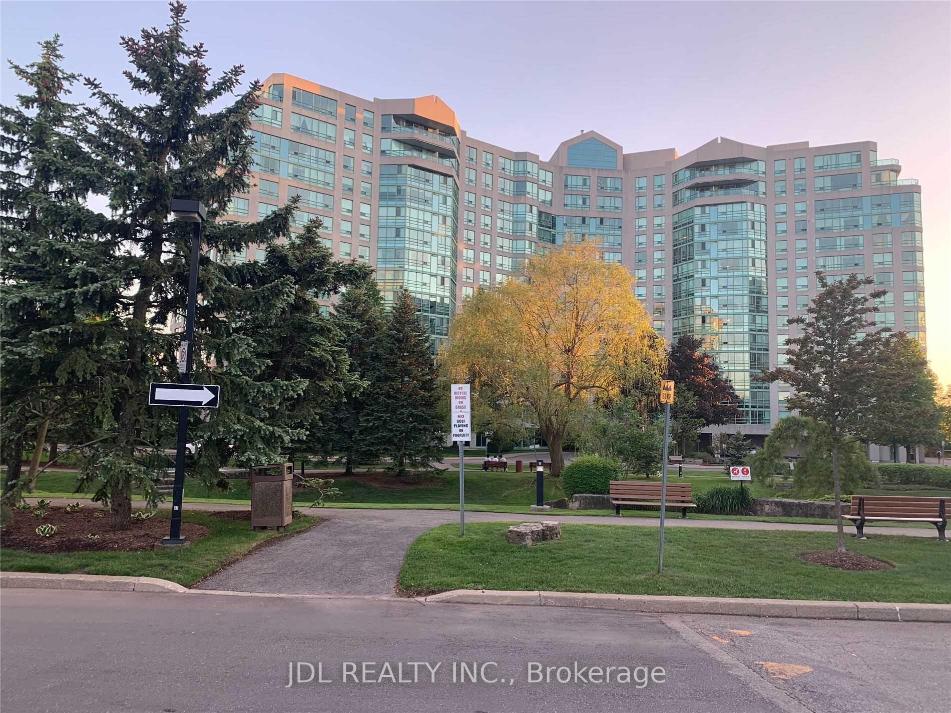 Photo 1 of Unit 811, 7805 Bayview Avenue, Markham, Aileen-Willowbrook — HOMEH