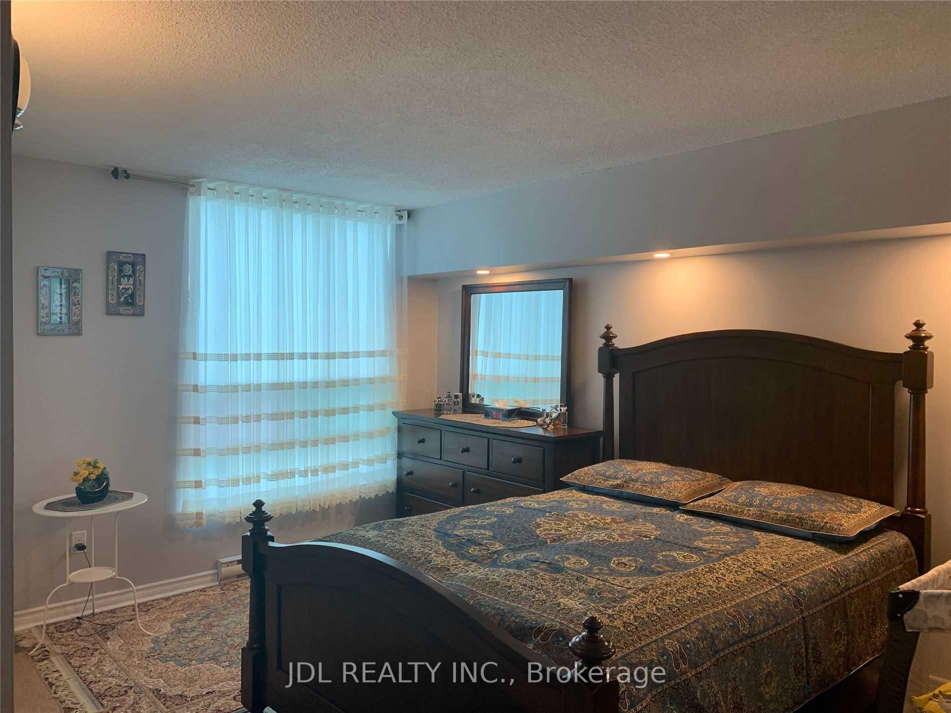 Photo 10 of Unit 811, 7805 Bayview Avenue, Markham, Aileen-Willowbrook — HOMEH