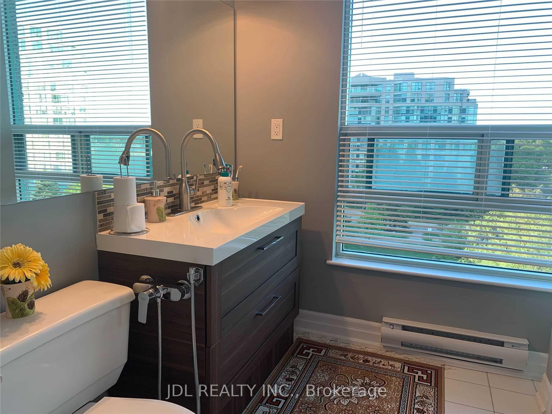 Photo 12 of Unit 811, 7805 Bayview Avenue, Markham, Aileen-Willowbrook — HOMEH