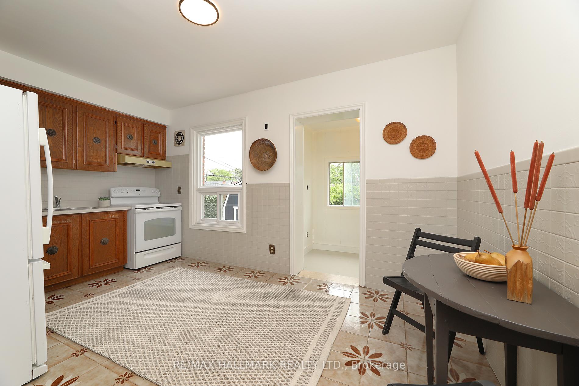 Photo 11 of 259 Wolverleigh Boulevard, Toronto, Danforth — HOMEH