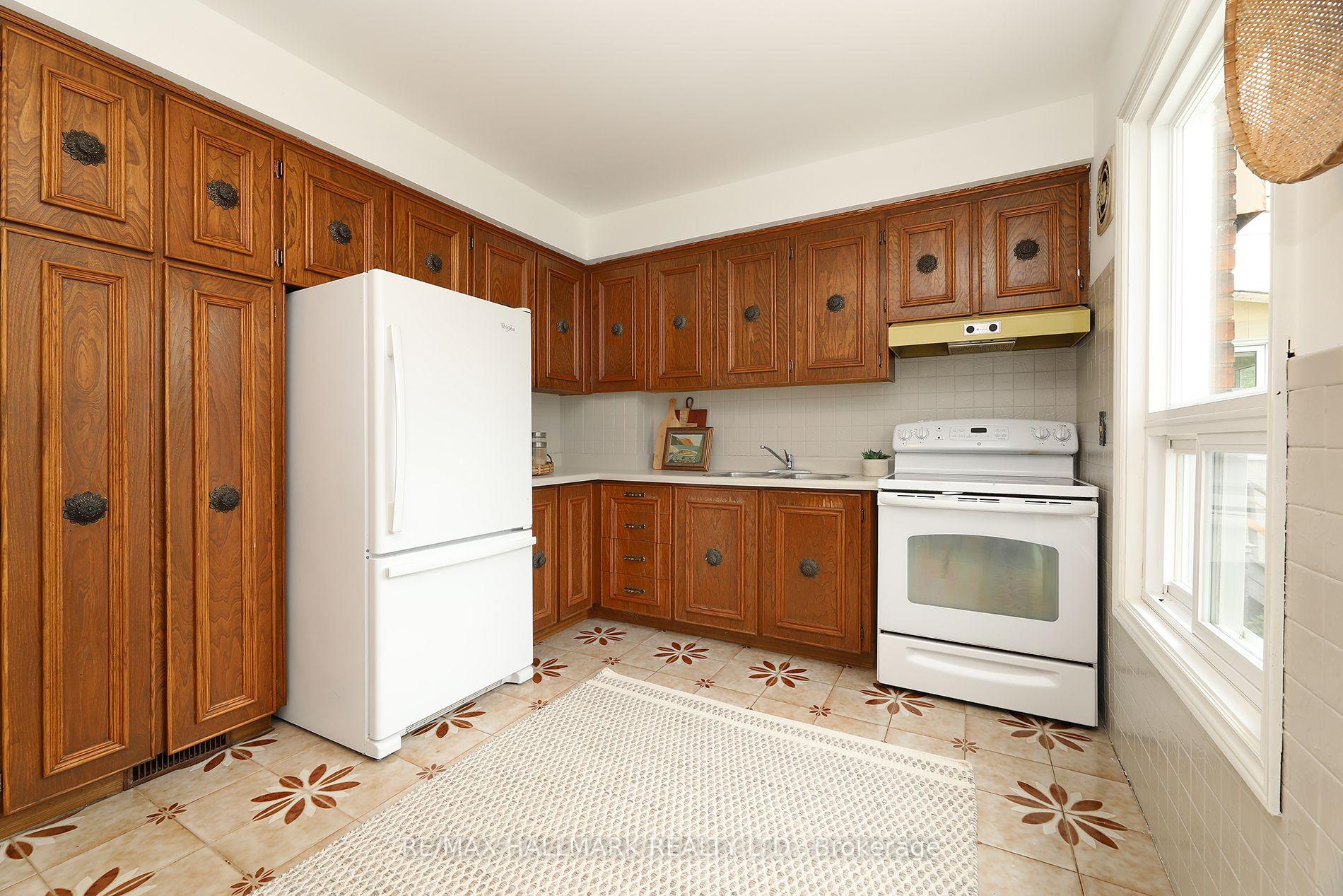 Photo 13 of 259 Wolverleigh Boulevard, Toronto, Danforth — HOMEH