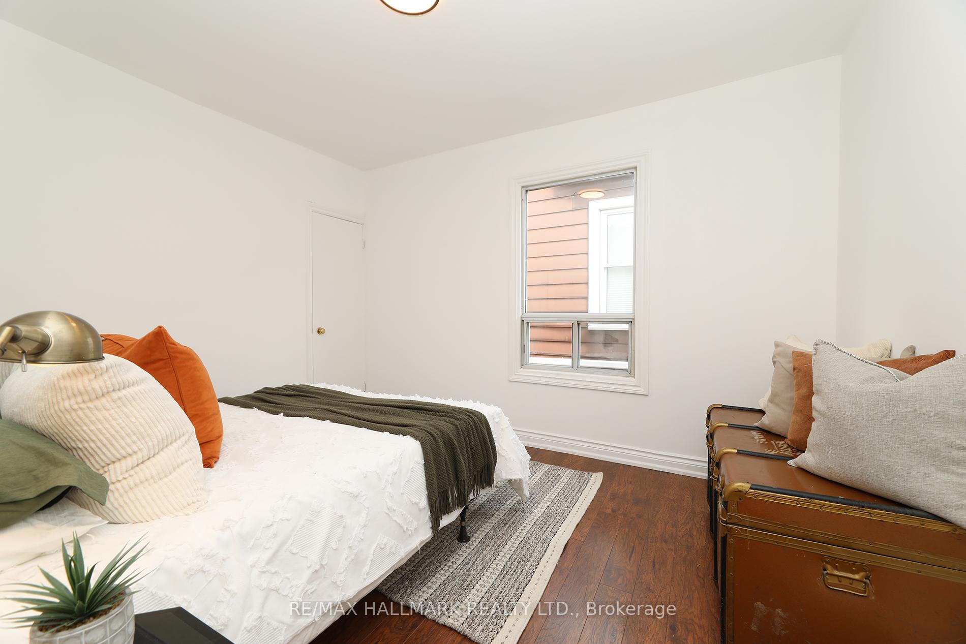 Photo 20 of 259 Wolverleigh Boulevard, Toronto, Danforth — HOMEH
