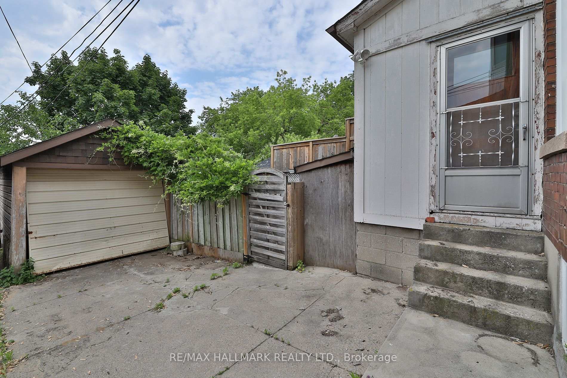 Photo 29 of 259 Wolverleigh Boulevard, Toronto, Danforth — HOMEH