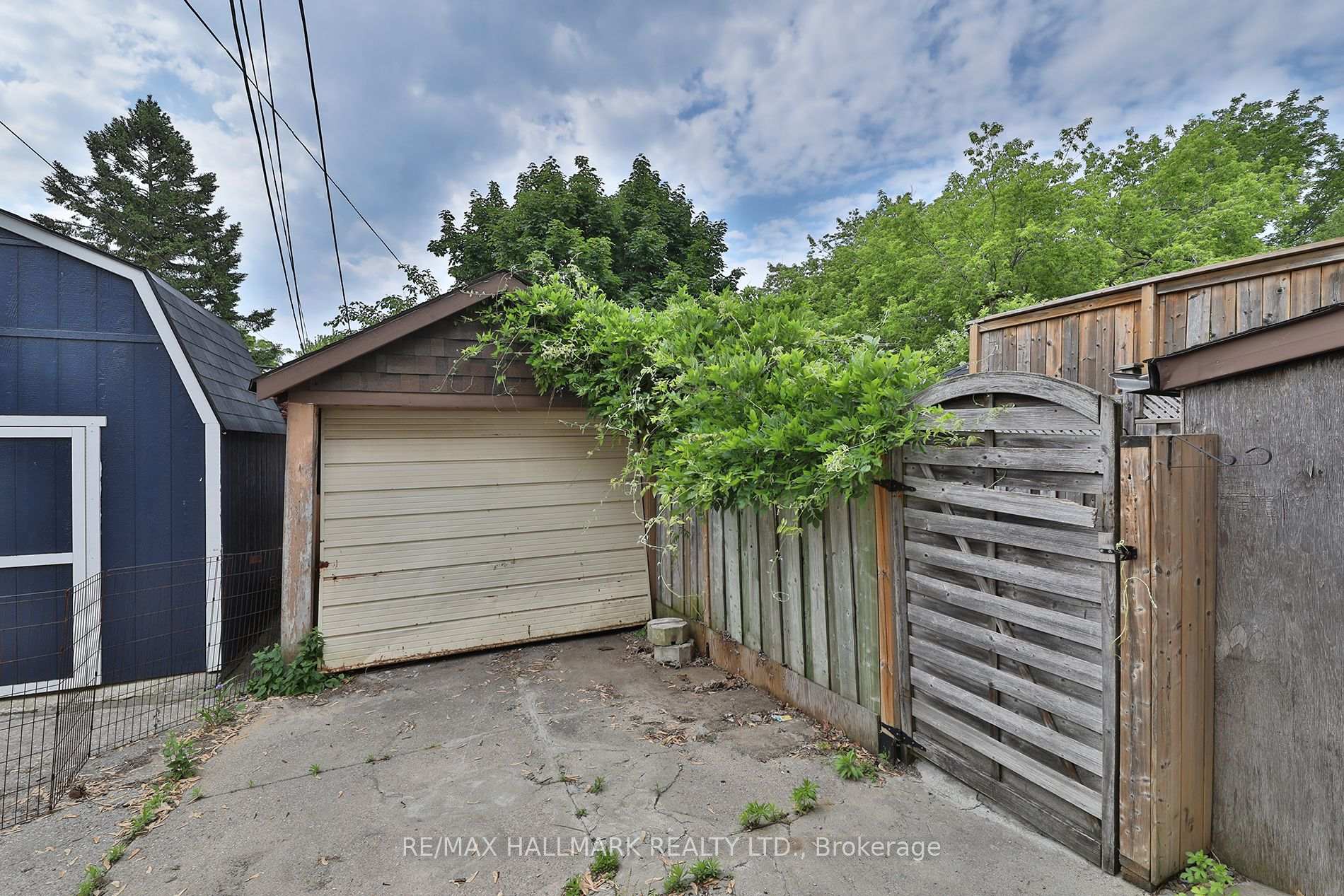 Photo 30 of 259 Wolverleigh Boulevard, Toronto, Danforth — HOMEH