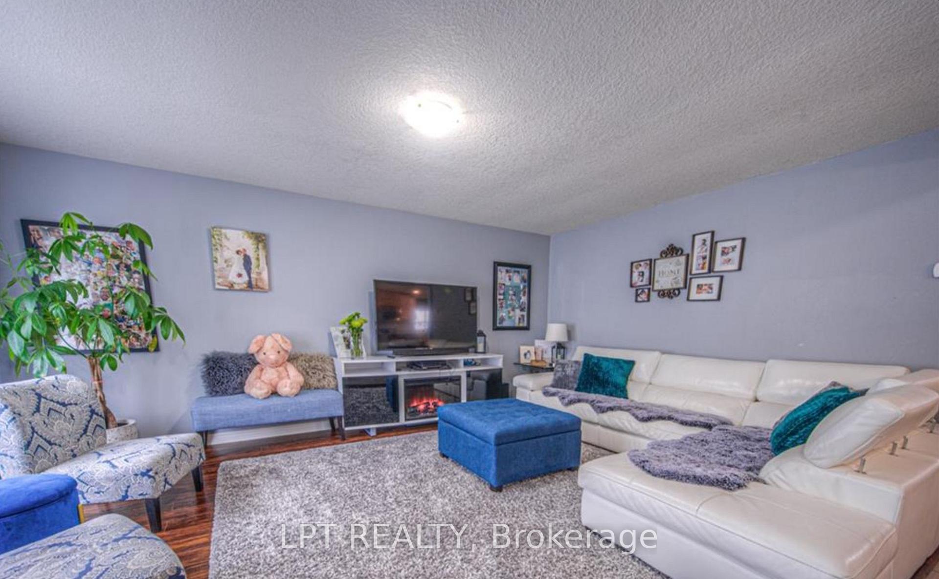Photo 3 of UPPER- 16 Blackwell Drive, Kitchener, Highland West — HOMEH