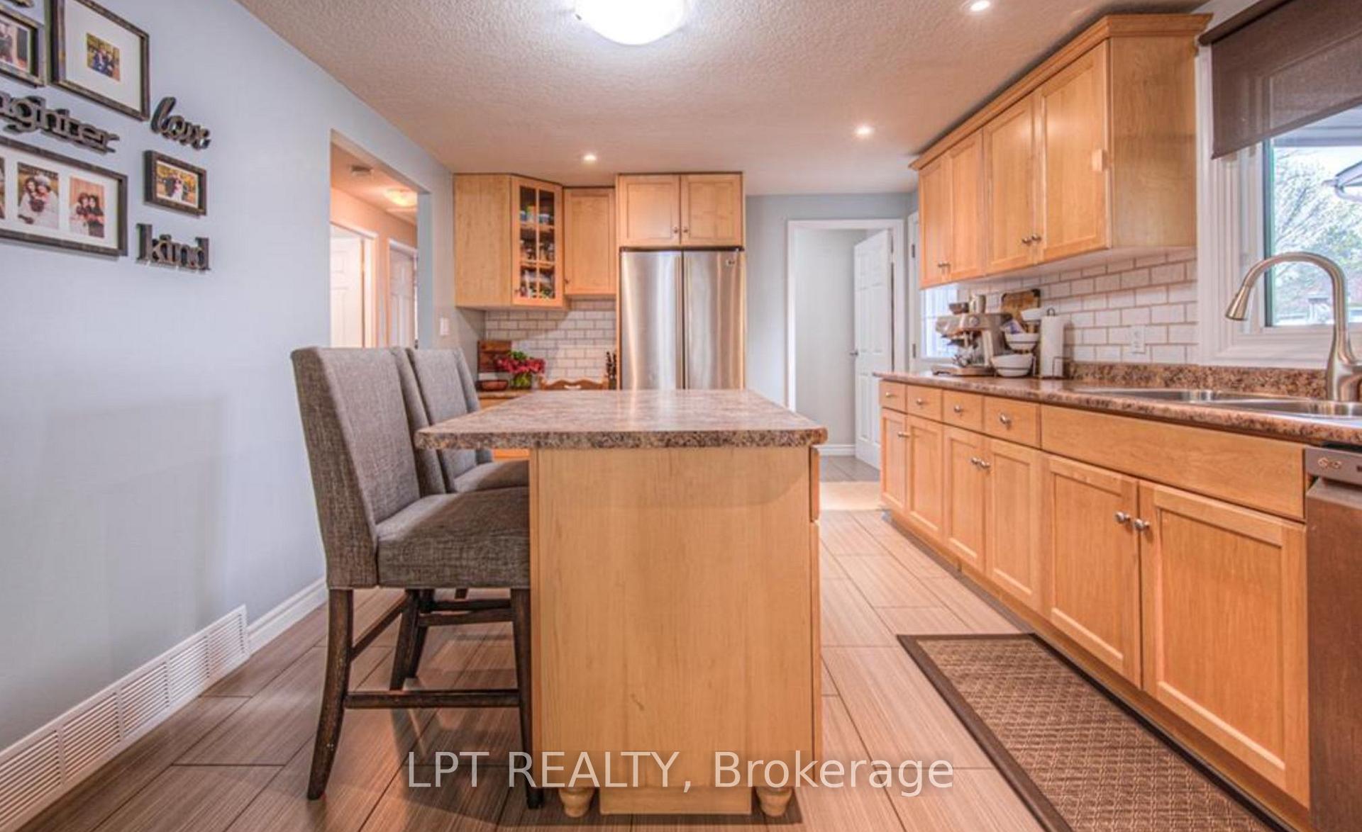Photo 8 of UPPER- 16 Blackwell Drive, Kitchener, Highland West — HOMEH