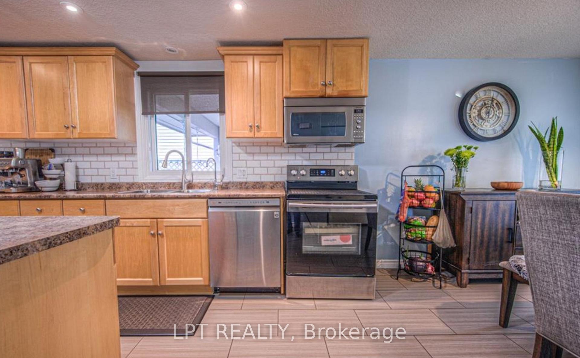 Photo 12 of UPPER- 16 Blackwell Drive, Kitchener, Highland West — HOMEH