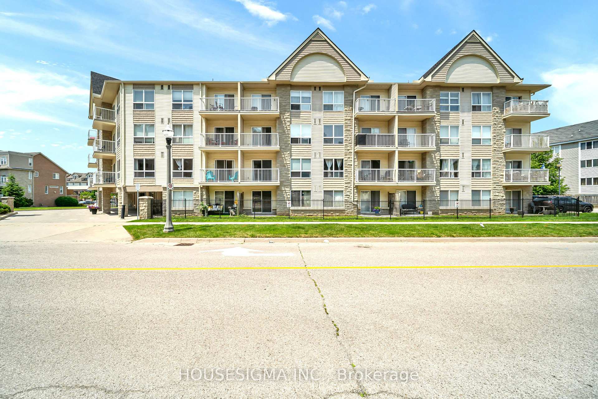 Photo 5 of Unit 207, 8 Harris Street, Cambridge, East Galt — HOMEH