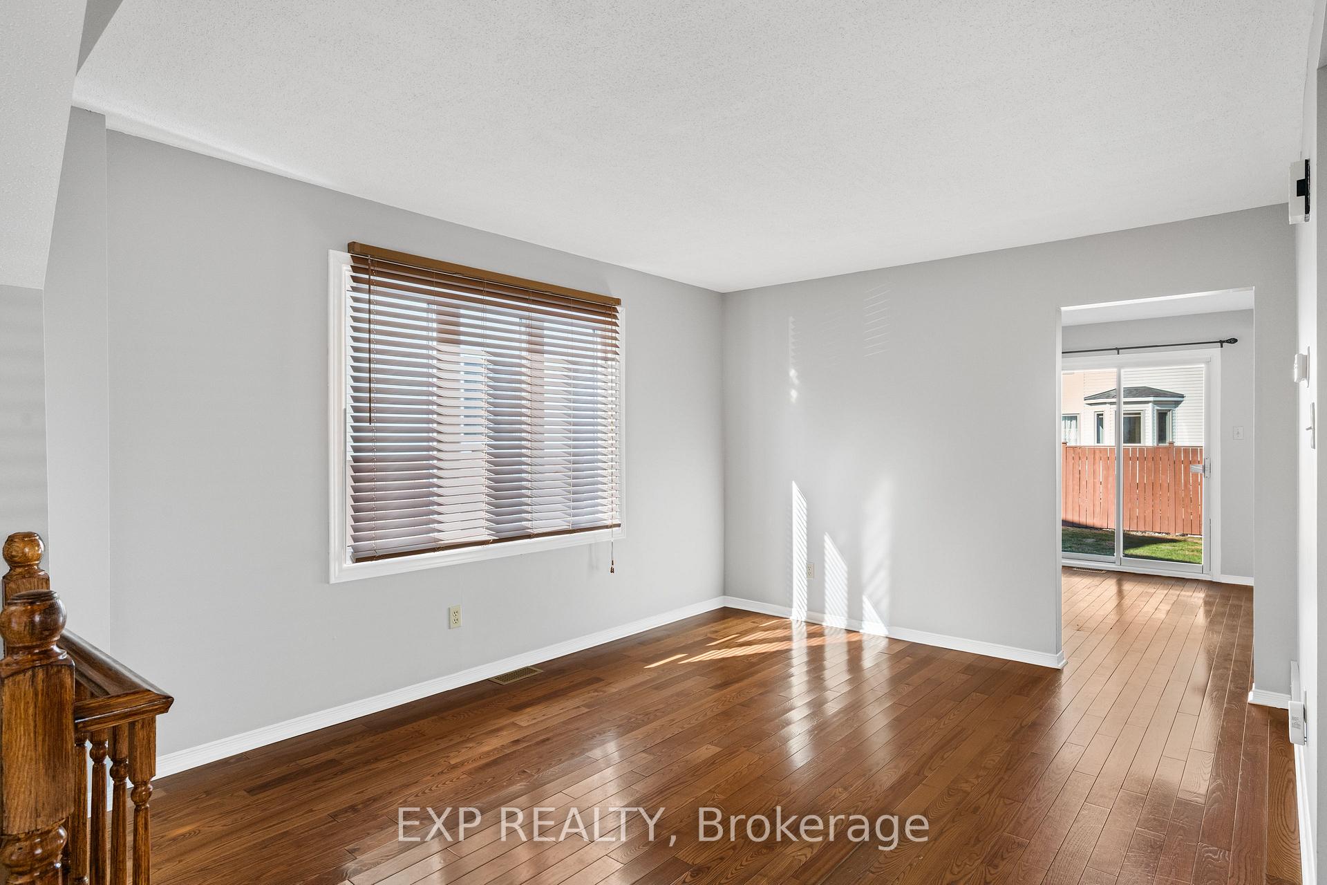 Photo 11 of 32 Peacock Crescent, Ottawa, Barrhaven - Cedargrove/Fraserdale — HOMEH