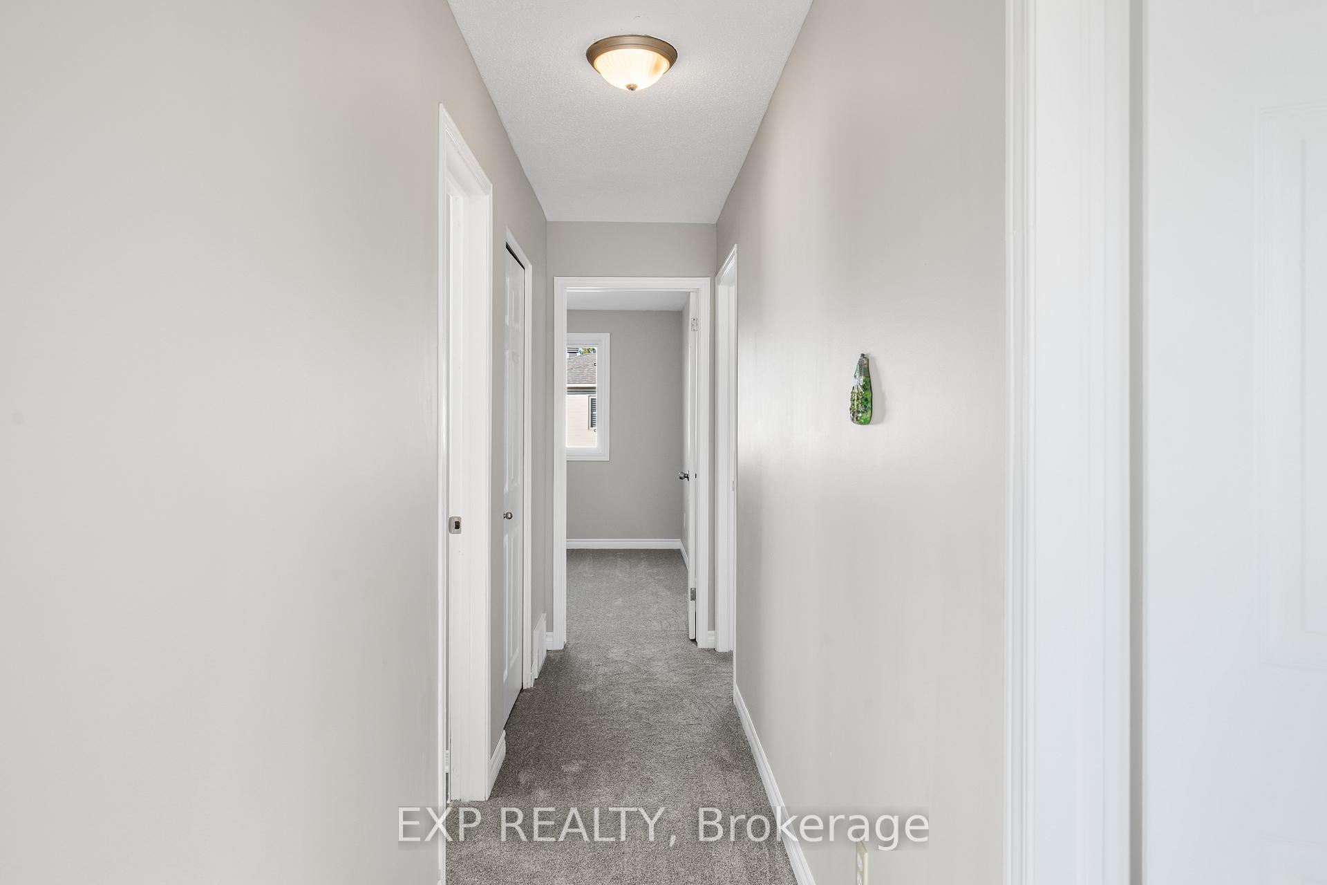 Photo 15 of 32 Peacock Crescent, Ottawa, Barrhaven - Cedargrove/Fraserdale — HOMEH