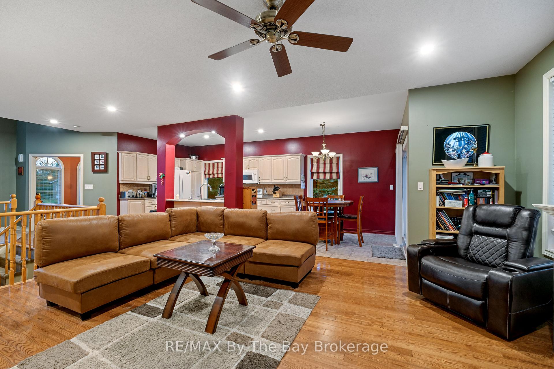 Photo 14 of 6 Deerrun Place, Wasaga Beach — HOMEH