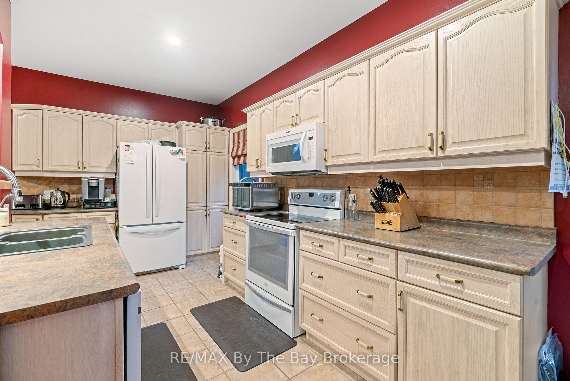 Photo 15 of 6 Deerrun Place, Wasaga Beach — HOMEH