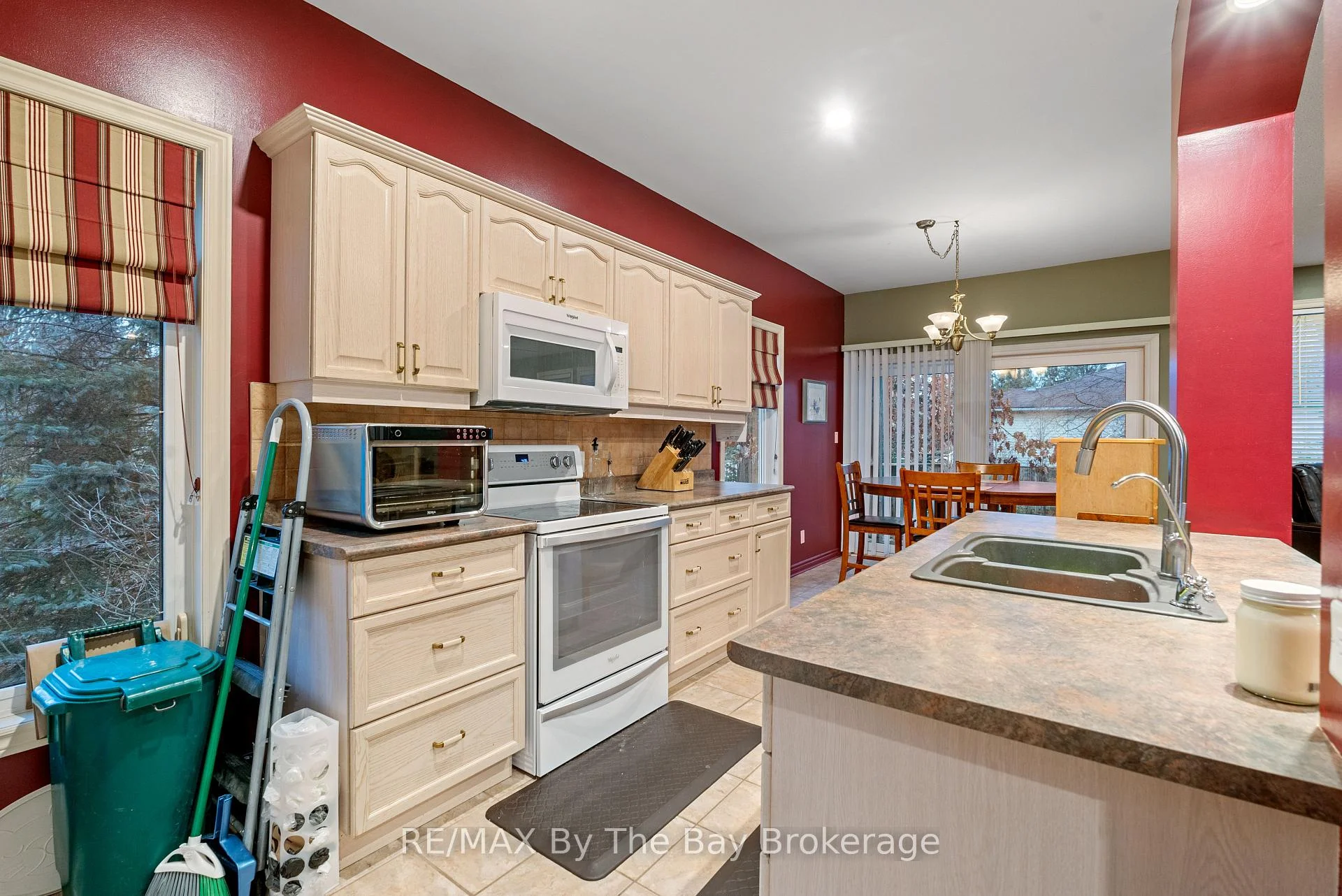 Photo 13 of 6 Deerrun Place, Wasaga Beach — HOMEH