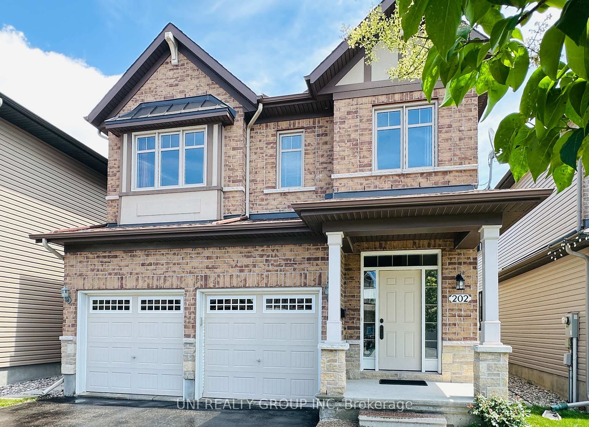 Photo 3 of 202 Mareth Way, Ottawa, Riverside South/Gloucester Glen — HOMEH