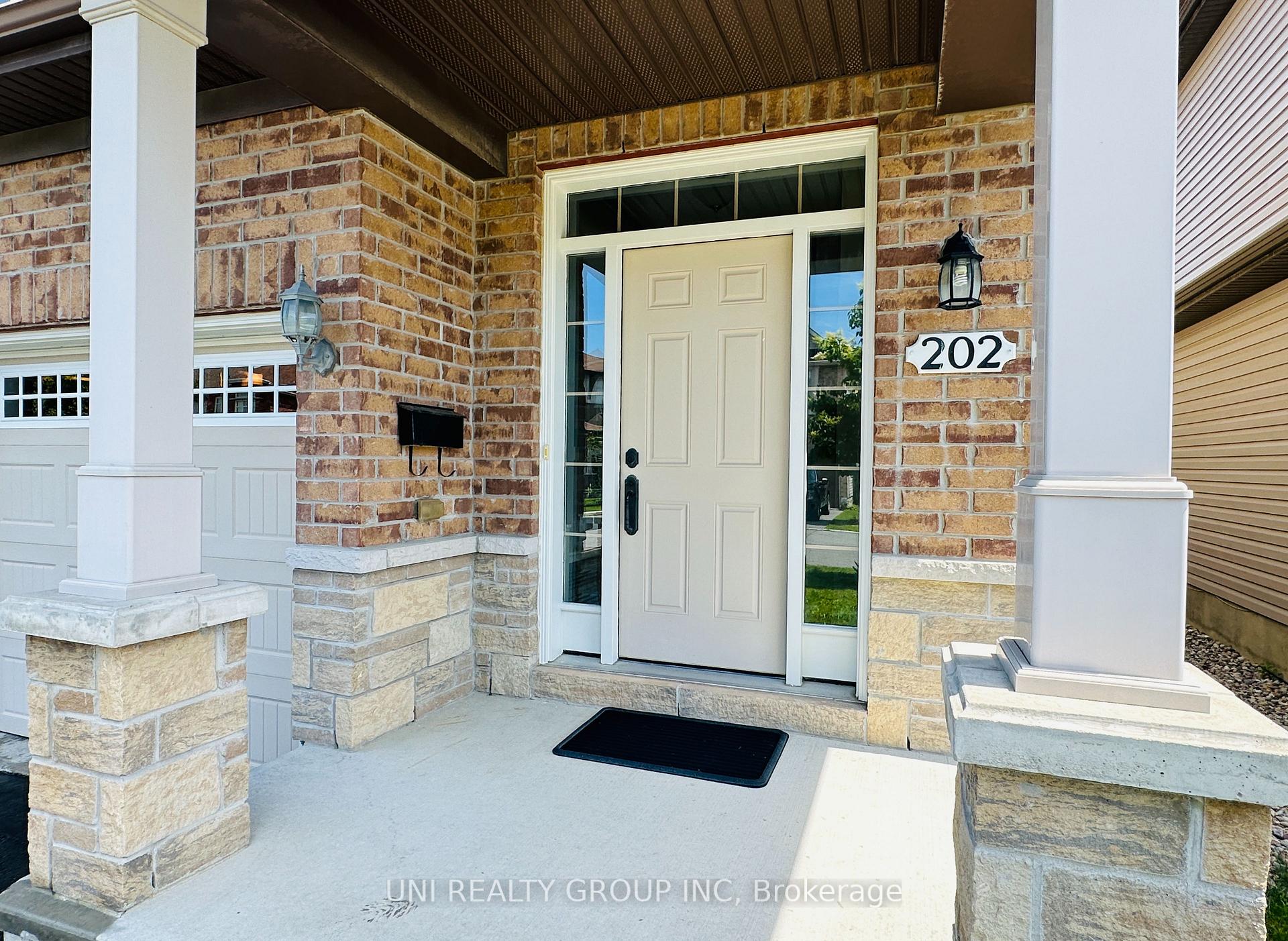 Photo 4 of 202 Mareth Way, Ottawa, Riverside South/Gloucester Glen — HOMEH