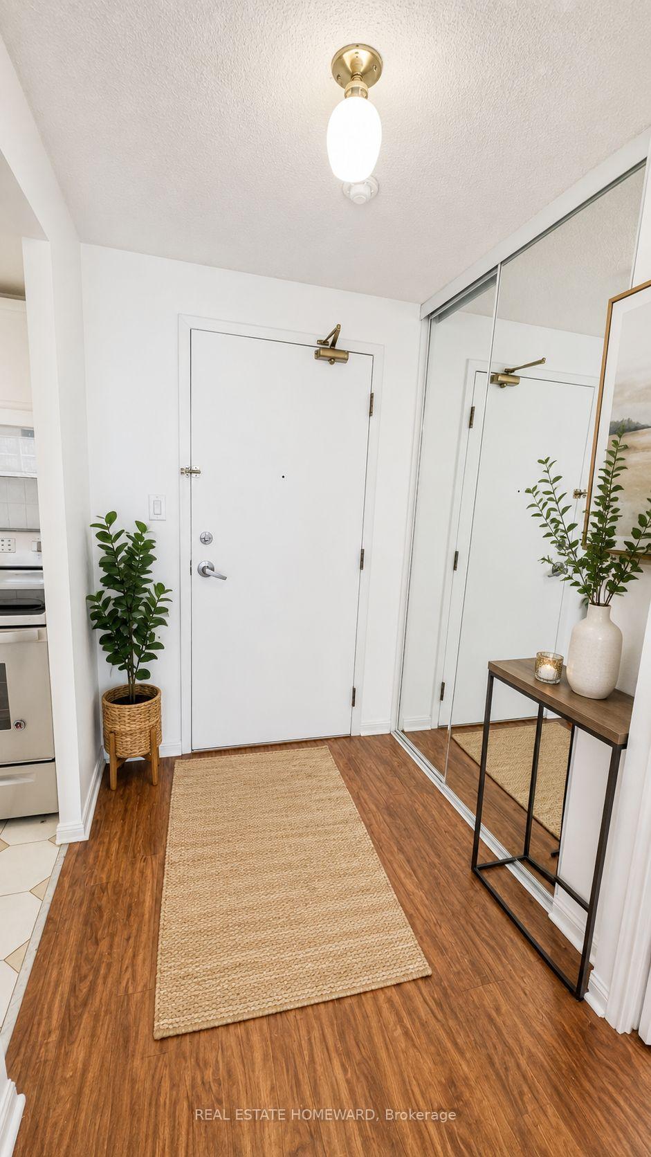 Photo 6 of Unit 2012, 101 Subway Crescent, Etobicoke, Islington-City Centre West — HOMEH