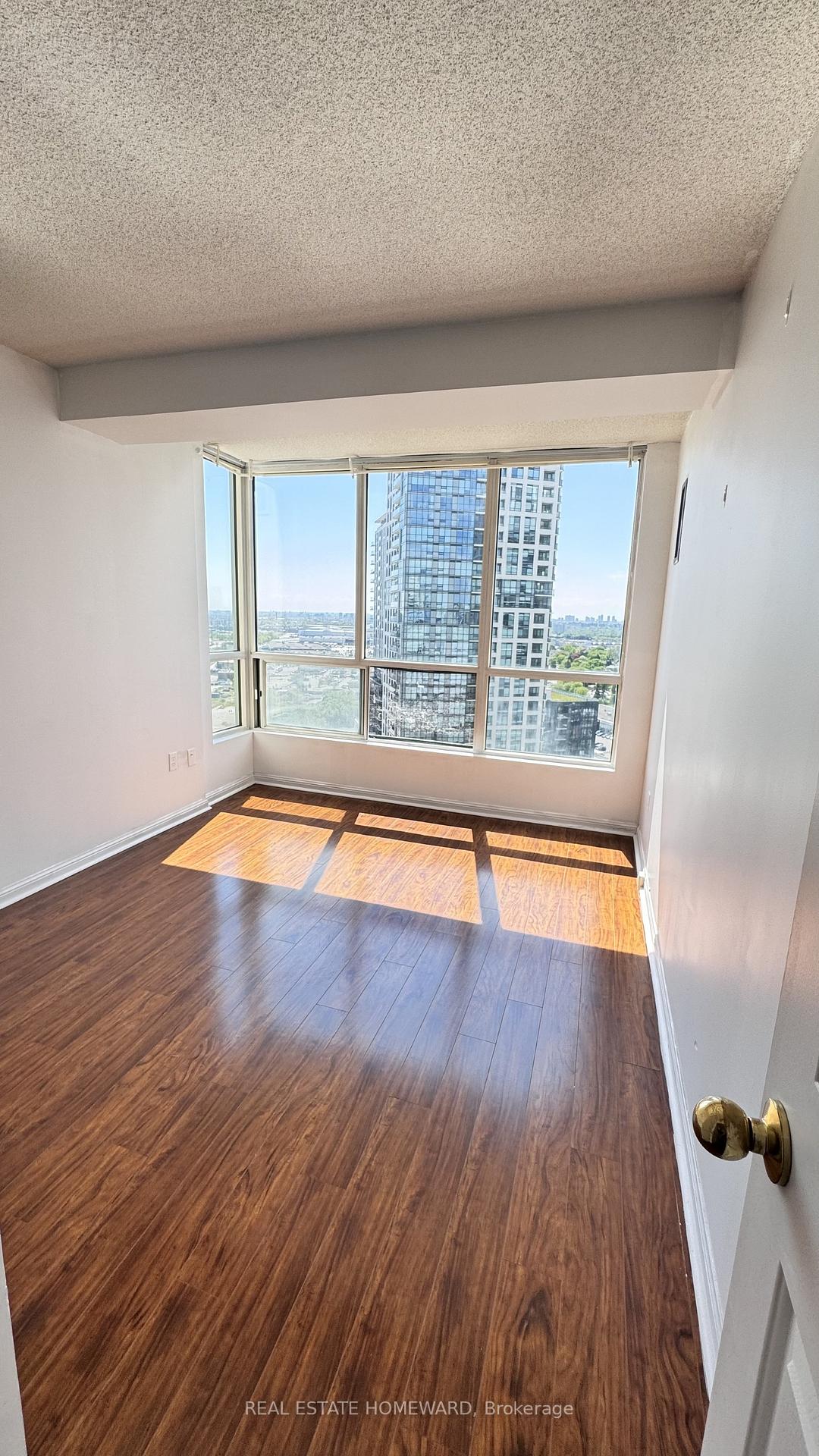 Photo 18 of Unit 2012, 101 Subway Crescent, Etobicoke, Islington-City Centre West — HOMEH
