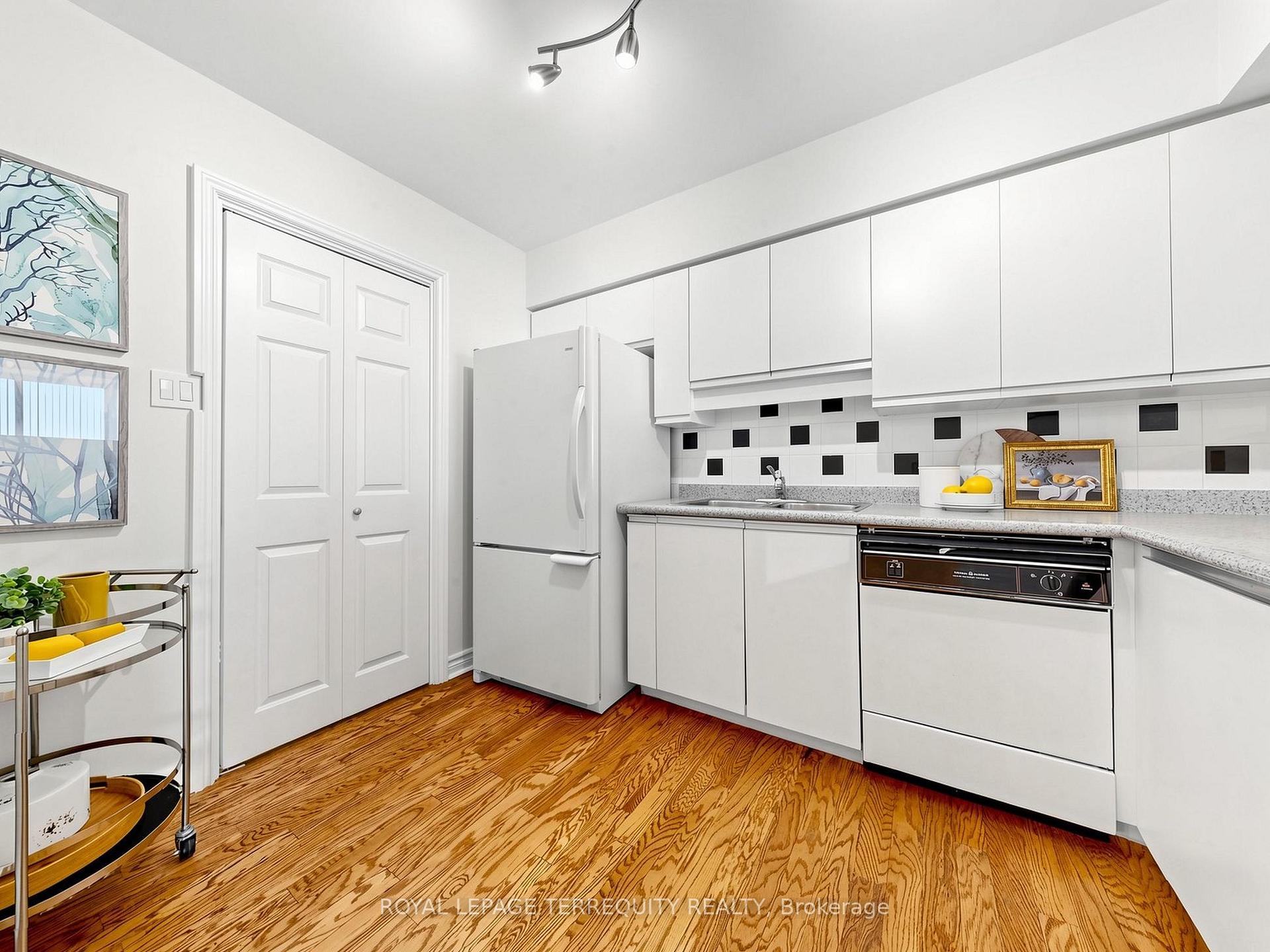 Photo 15 of Unit 1218, 1880 Valley Farm Road, Pickering, Town Centre — HOMEH